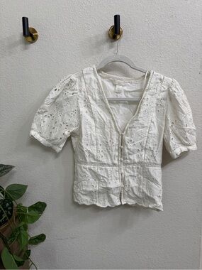H&M White Eyelet V-Neck Button Front Puff Sleeve Blouse